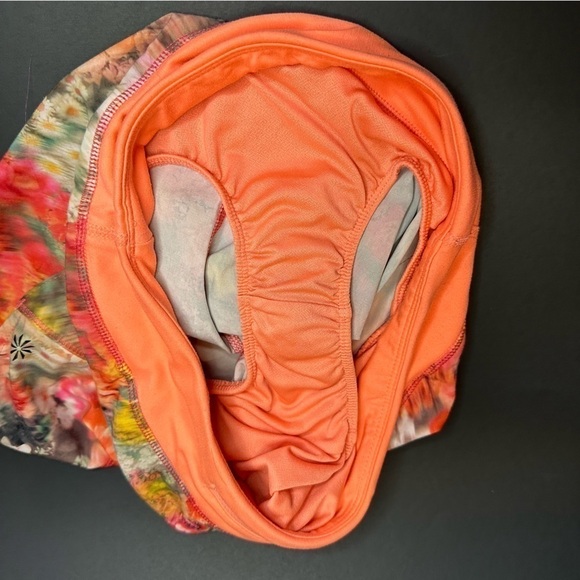 Athleta Girl Size Large 12 Run the World Short Coral Pink Blurred Floral 3” - Picture 2 of 7